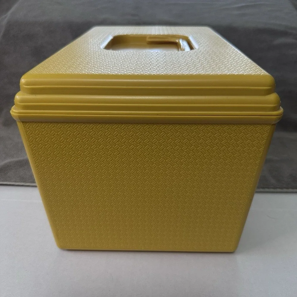 Vintage Wil-hold Wilson Mfg Corp Sewing Box W/Tray Yellow Plastic MCM